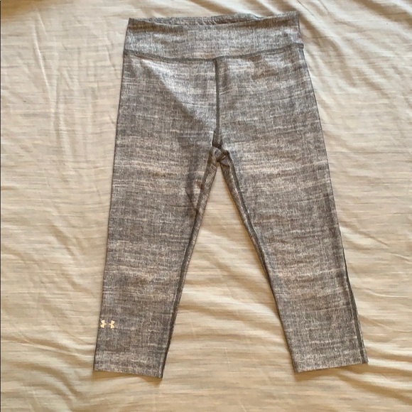 Under Armour Pants - Under Armour 3/4 length compression pants!